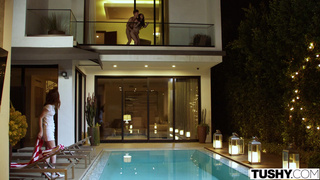 Красавчик ебет двух малолеток в анальном порно