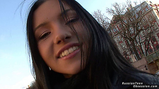 Молоденькой русской студентке хорошо раздолбали очко