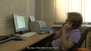 Бойфренд смотрит как его девку шпилит другой