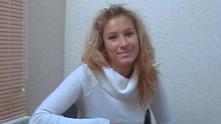 Пацан в презервативе шпилит сучку в задний проход