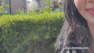 Кобель ебёт в попочку брюнетку с большой грудью дома на карантине