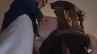 Подошел и вставил болт в попу девке