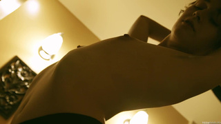 Жаркий перепихон устроила для любовника эта молоденькая нимфоманка