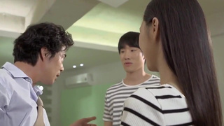 Секси мачеха ебется с узкоглазым пасынком втайне от ебаря