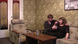 Русская мамаша по пьяни отдалась молодому сыну