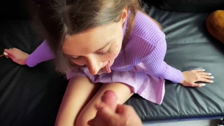 Старший брат чпокает половую щель сестры в питерской съемной квартире