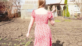 Девушке из русской глубинки не нужны дорогие подарки, только ХУЕЦ