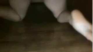 Одинокая барышня любит устраивать мастурбацию на камеру