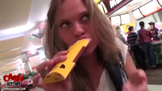 Домашний секс пацанчика с его симпатичной подругой