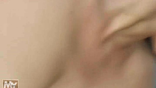 Два русских паренька прут одну девченку на двоих