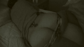 Маменька решила подрочить сыну